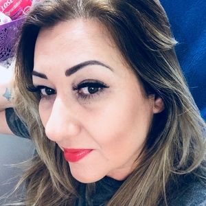 Meet your Posher, Claudiaclaudia